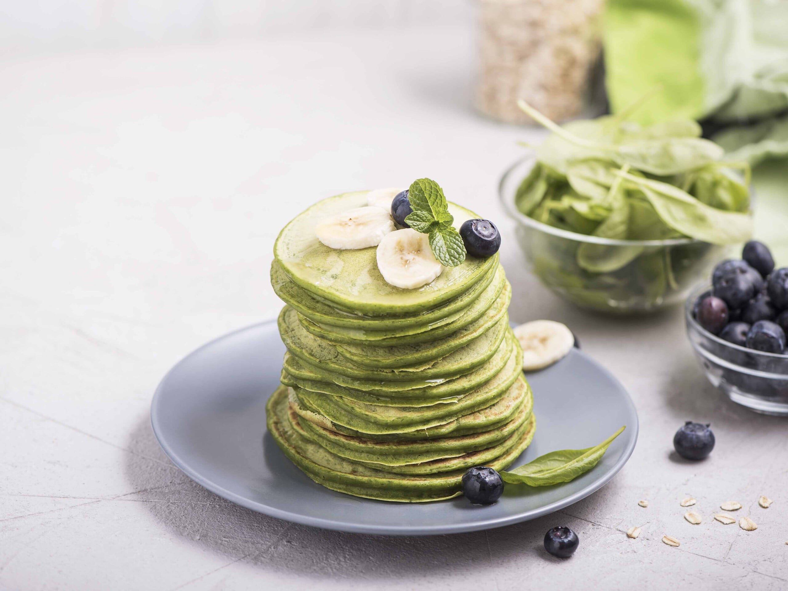 Green Spinach Pancakes with topping